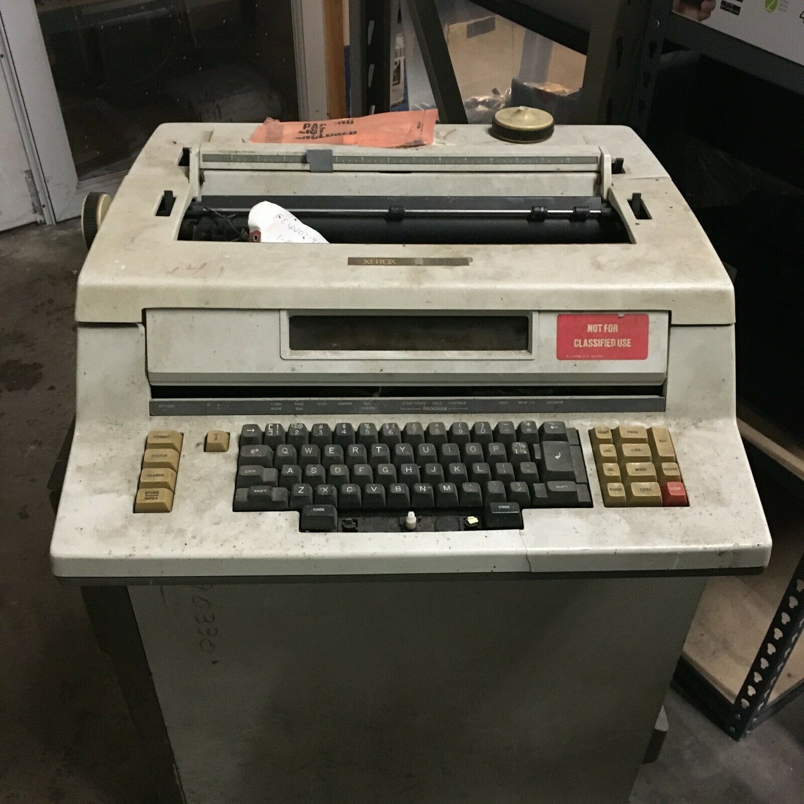 vintage-xerox-850-mini-computer-word-processor-8-floppy-drives