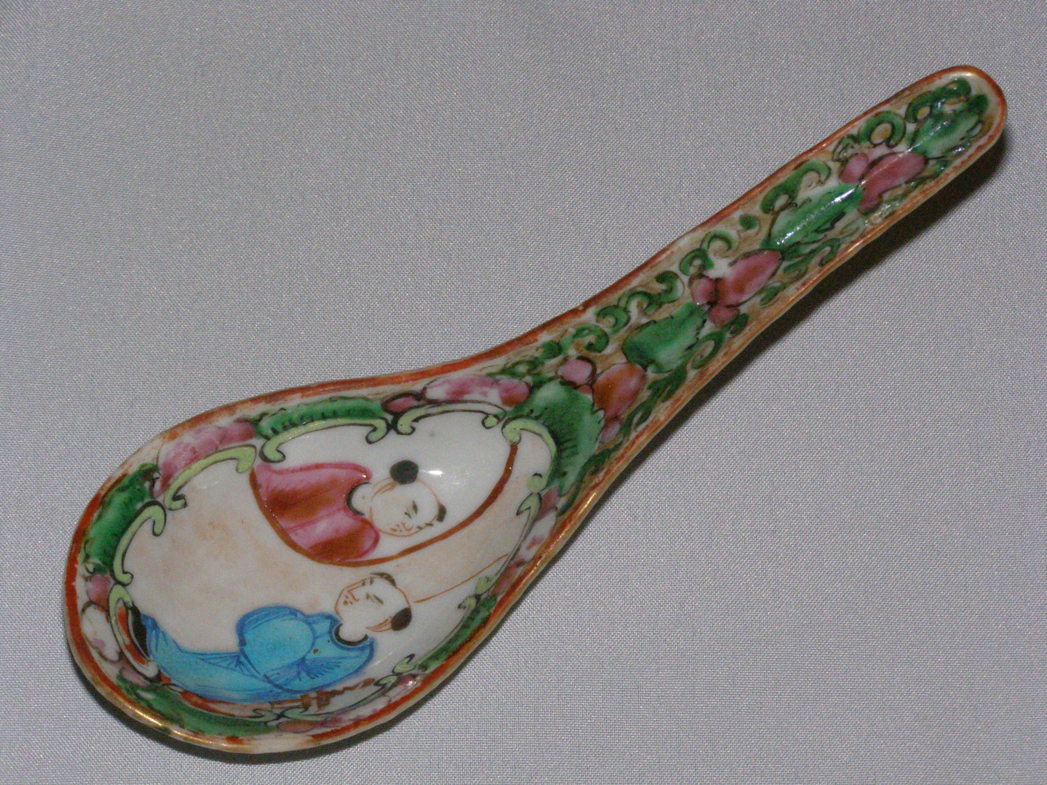 19thC Chinese porcelain Hand Painted Soup Spoon Mandarin Rose Medallion