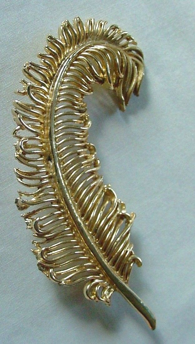 GORGEOUS VINTAGE CORO LEAF FERN FROND PIN BROOCH LUSTROUS GOLD METAL ...