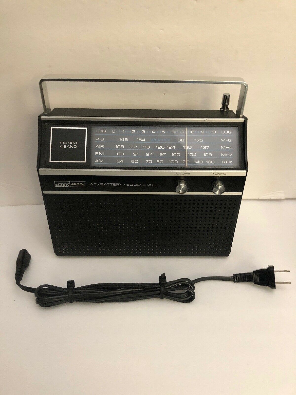 VINTAGE MONTGOMERY WARD AIRLINE MULTI BAND AM FM RADIO MODEL GEN 1454 A ...