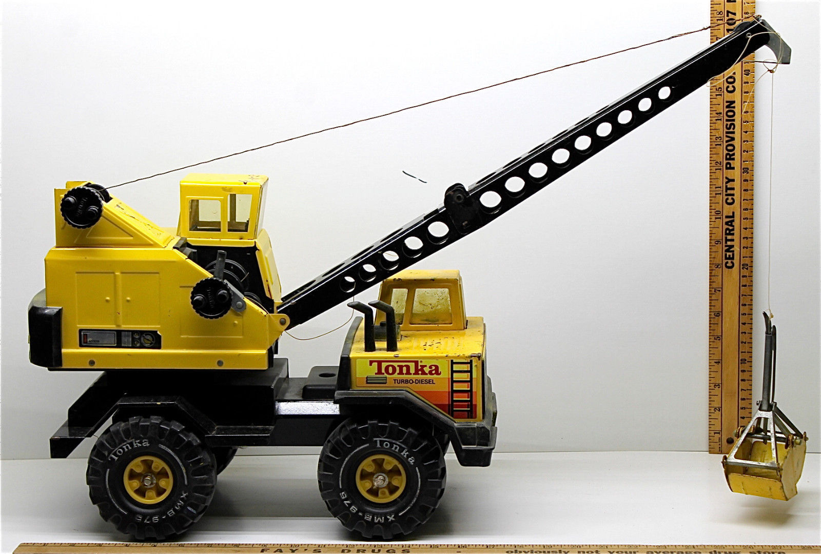 tonka truck crane metal