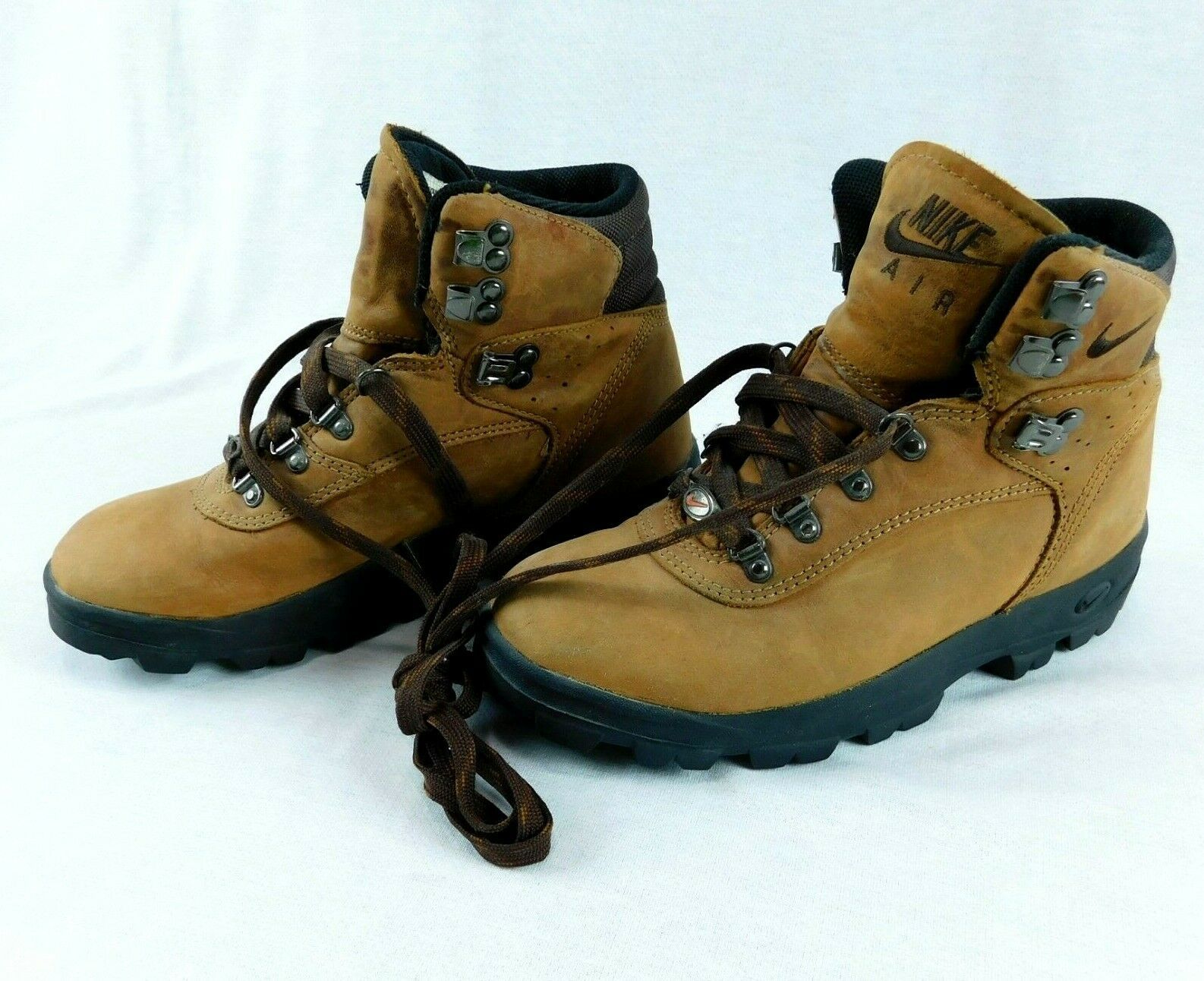 nike air hiking boots