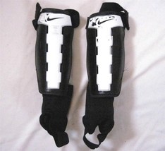Nike Soccer Shin Guards Child Toddler Size Large Black and White - £7.01 GBP