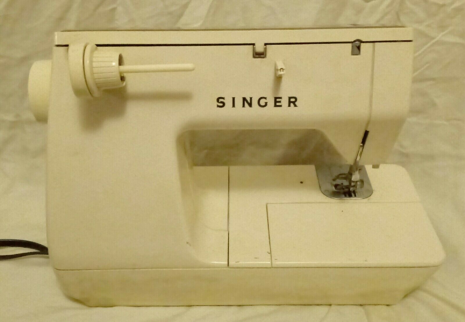 Vintage Singer Futura Sewing Machine Model 925 Machines