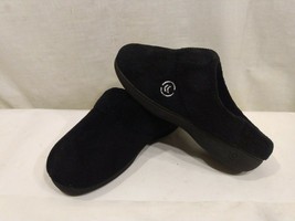 ISOTONER Women's Slip On Cushioned Slippers Slides Black Size 6.5-7 - $14.91
