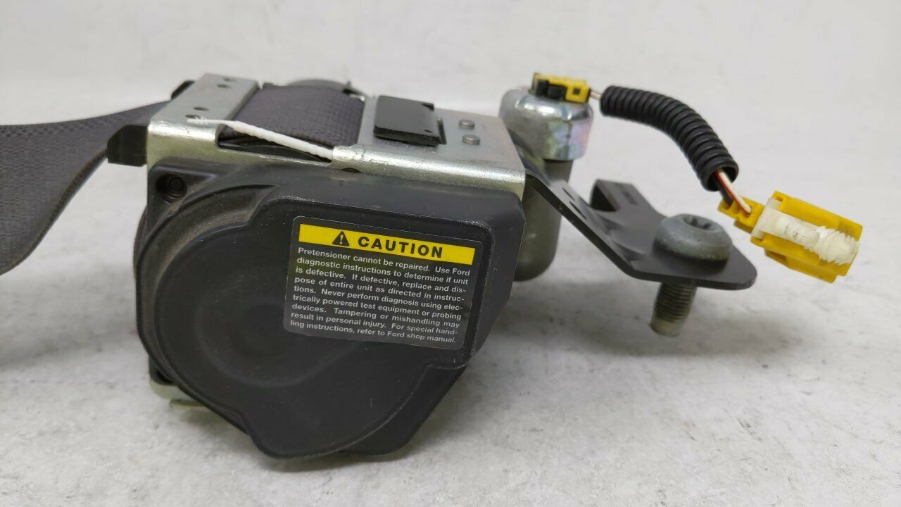 20052008 Ford Crown Victoria Passenger Right Seat Belt Front Retractor 50301 Seat Belts & Parts