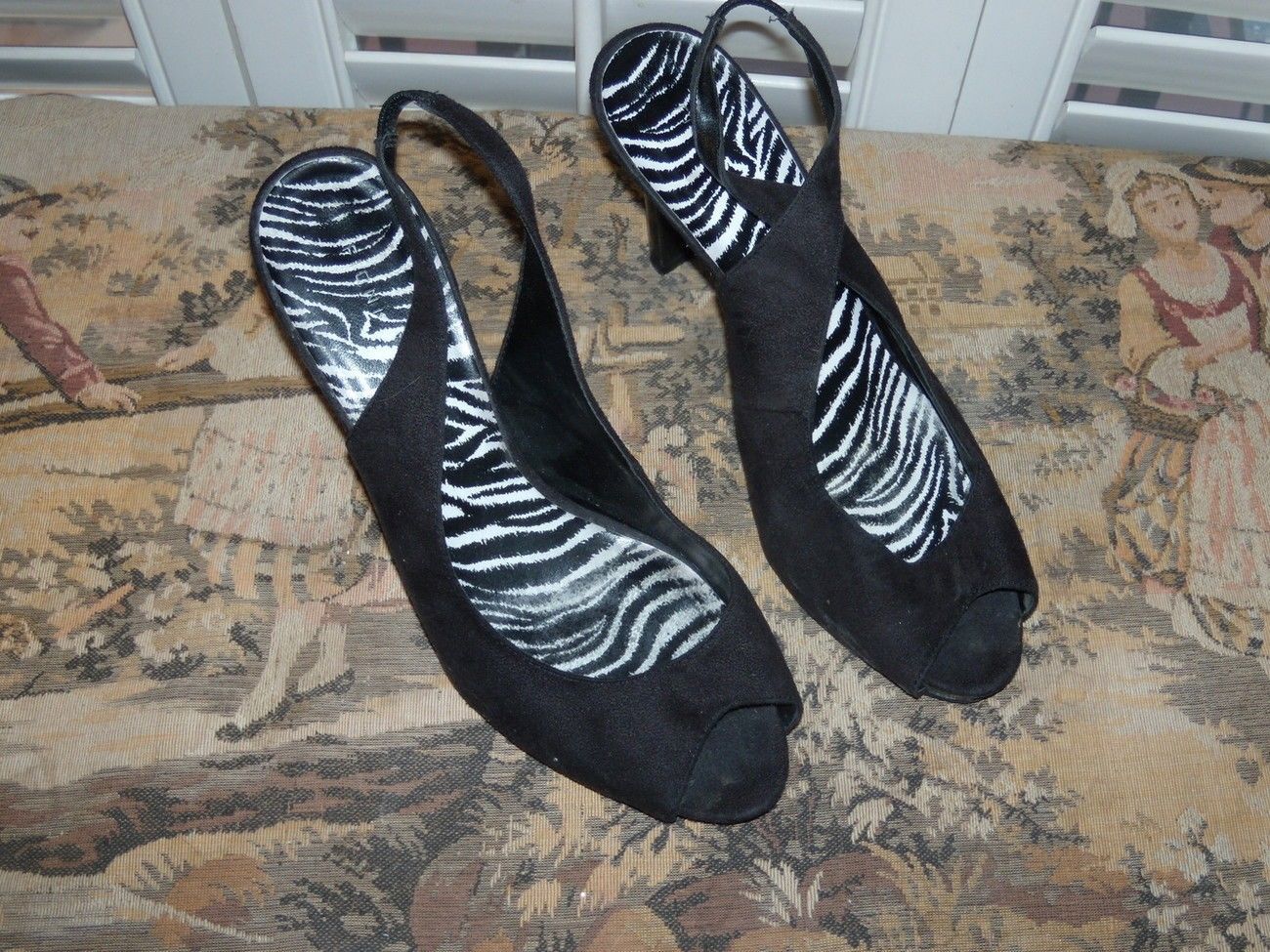 cute black sandal heels