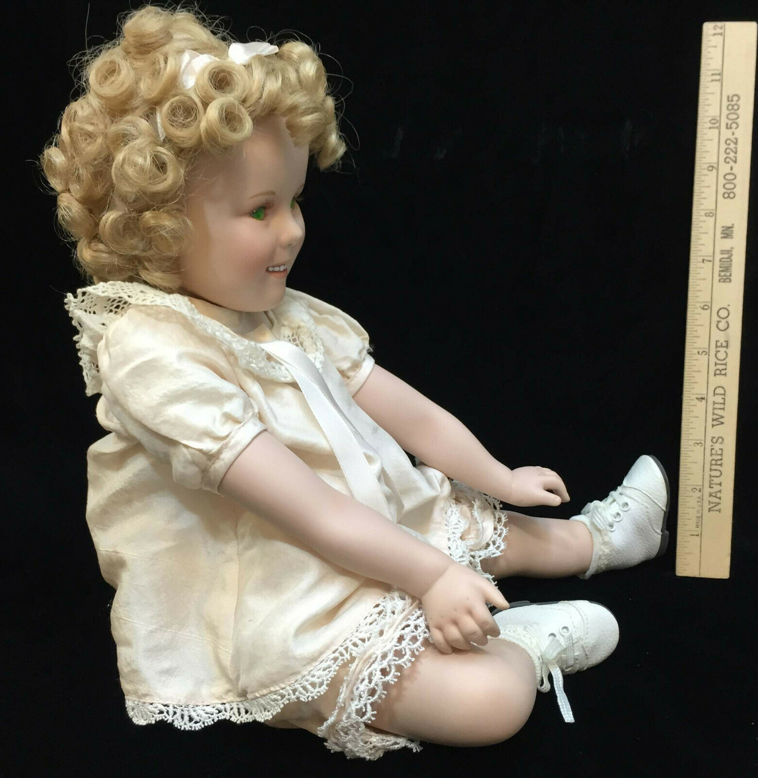 Shirley Temple Porcelain Doll Danbury Mint Green Eyes Sitting Down