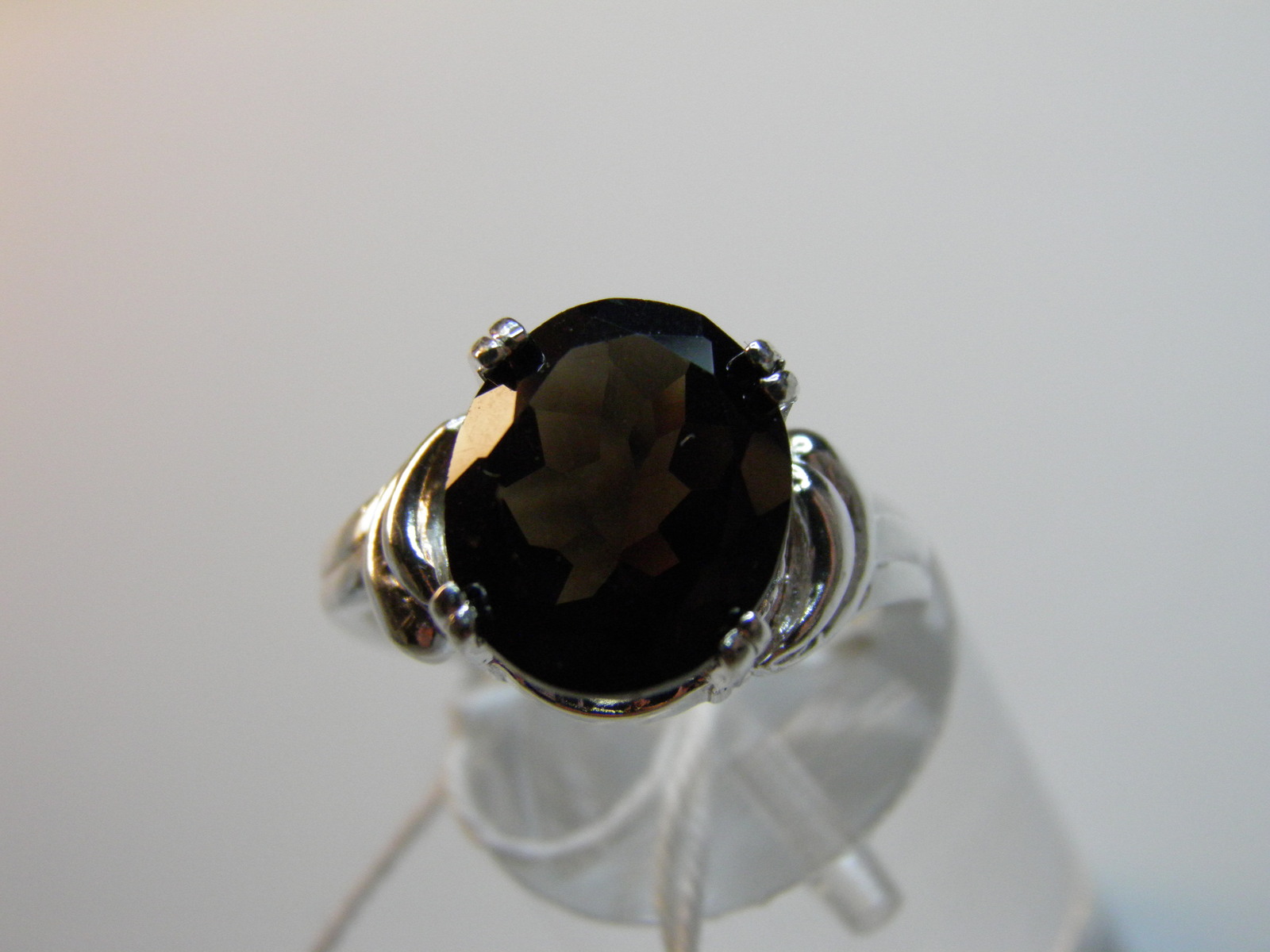 SALE New Sterling Silver ring sz 7 12x10mm Oval Chocolate Smoky