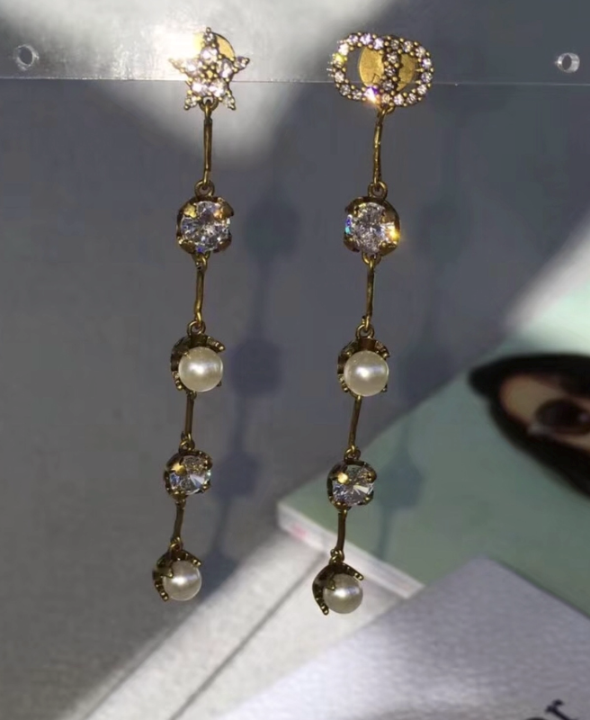 Authentic Dior 2017 Star Crystal Gold Long Dangle Drop Earrings New Authentic Dior 2017 Star Crystal Gold Long Dangle Drop Earrings New
