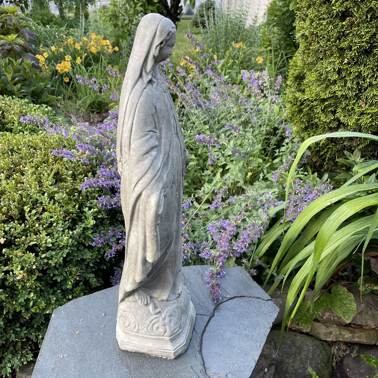 Concrete Virgin Mary Garden Statue Outdoor 24