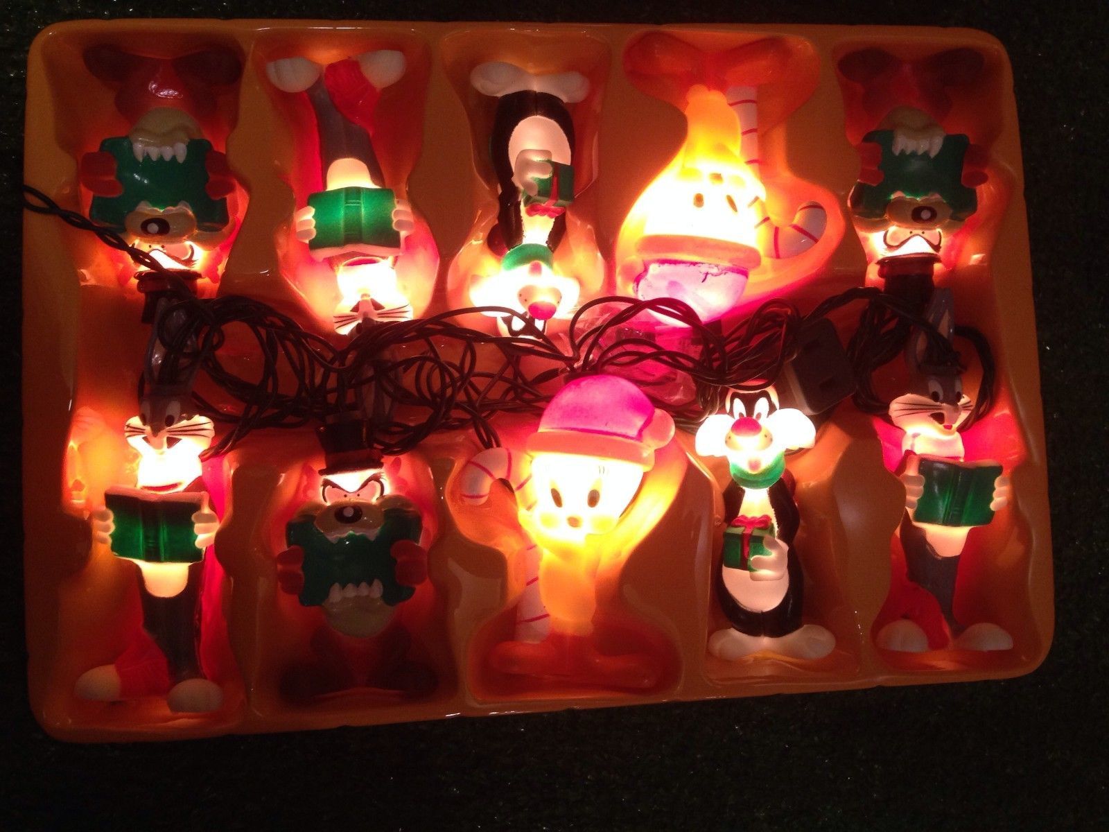 Vintage Set of 10 Looney Tunes Christmas Novelty Lights Set Holiday