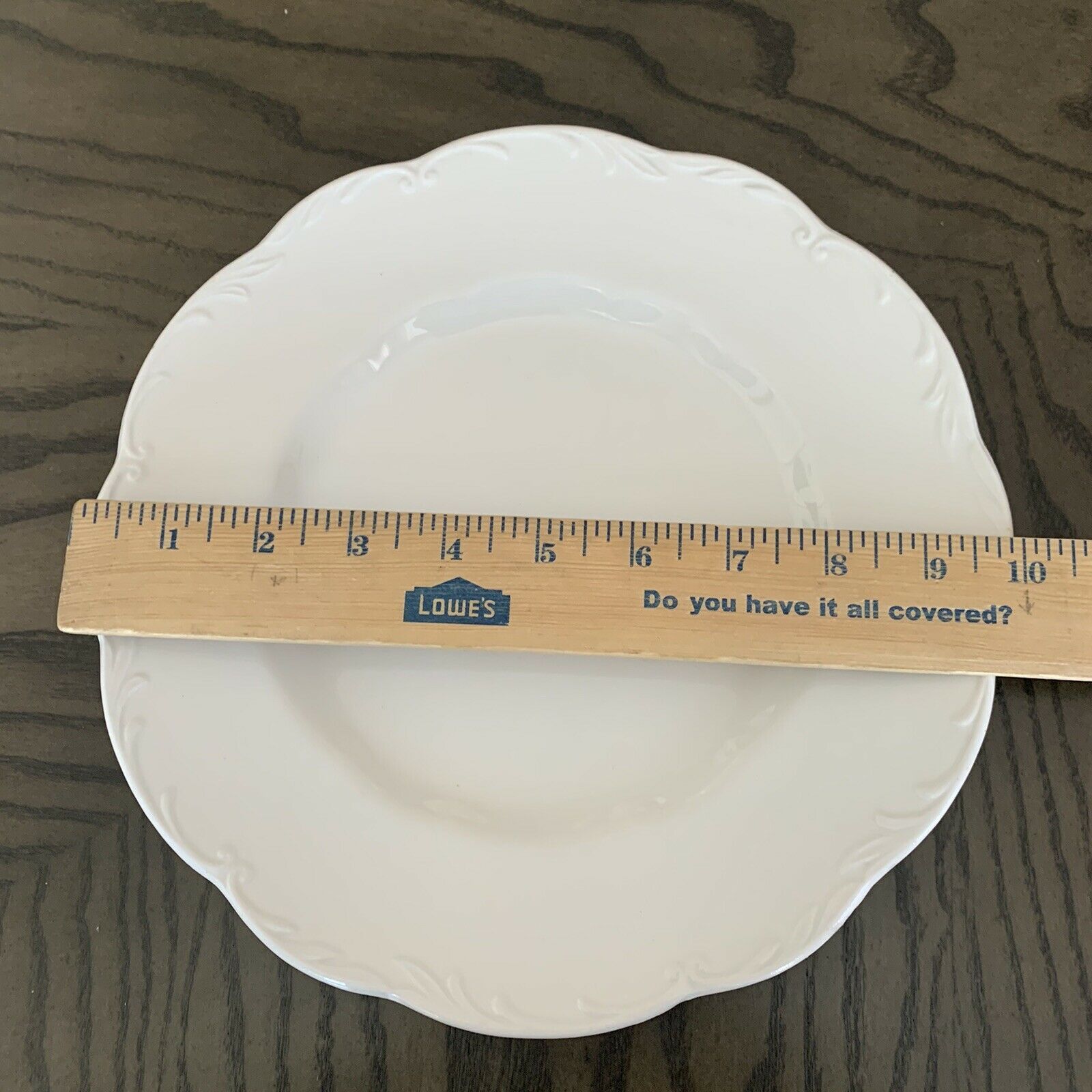 J & G Meakin England STERLING COLONIAL White Embossed Scalloped Dinner