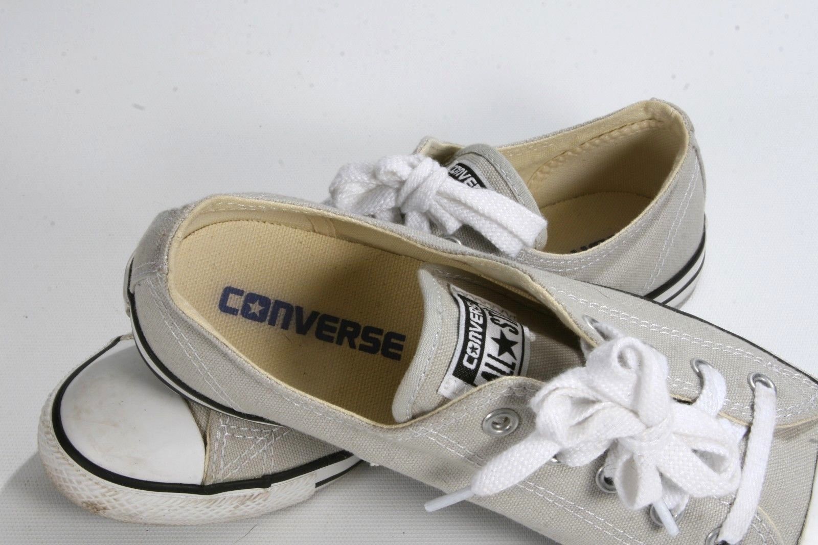 ladies silver converse size 6