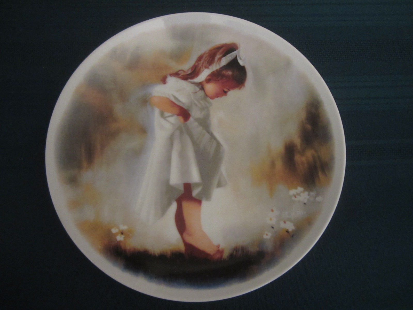 1990 KNowles  "Sharing" Collector Plate No.16855-A By Mimi Jobe Plate 