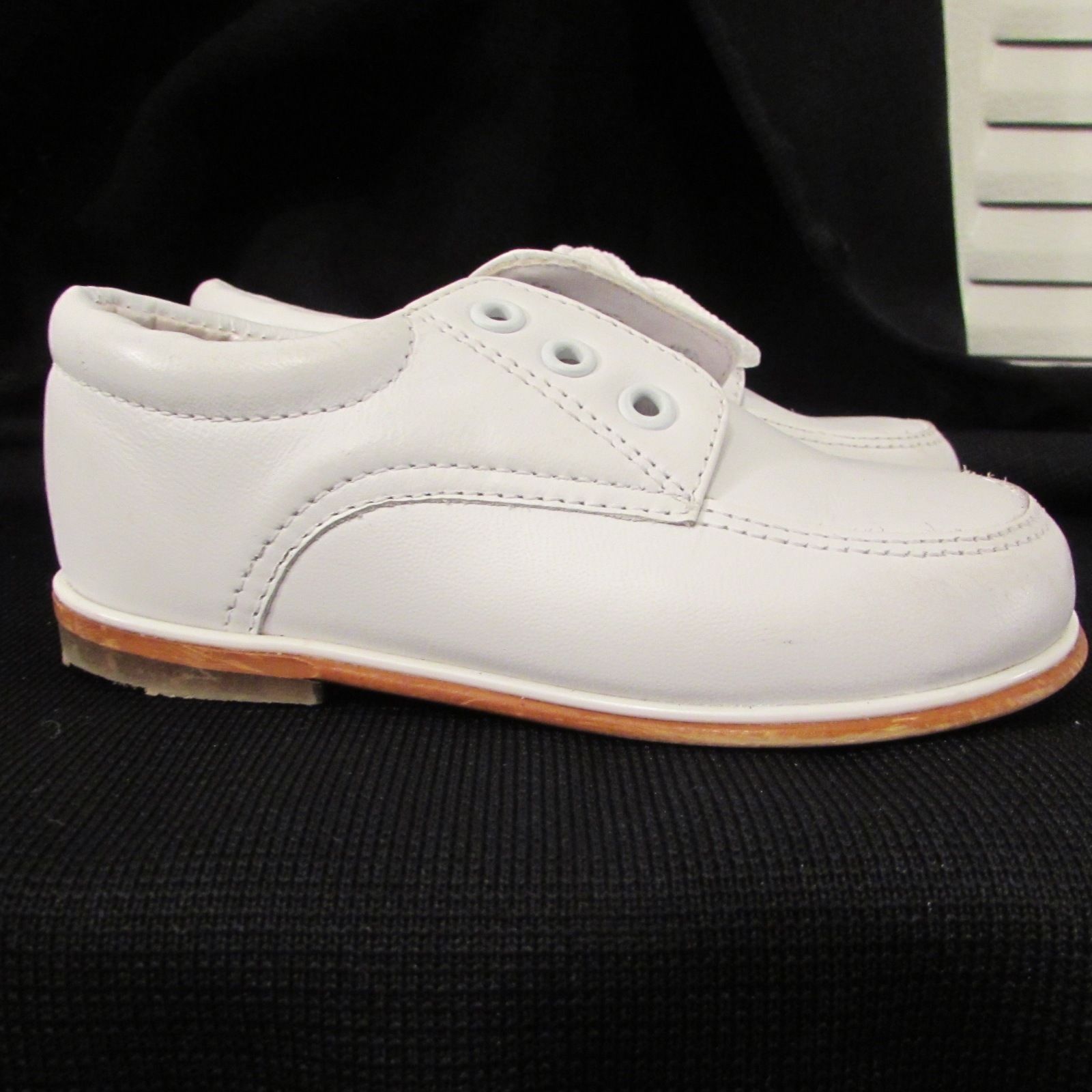 Karela Kids-Baby Unisex Leather White Hard Bottom Shoes w/Lace closure ...