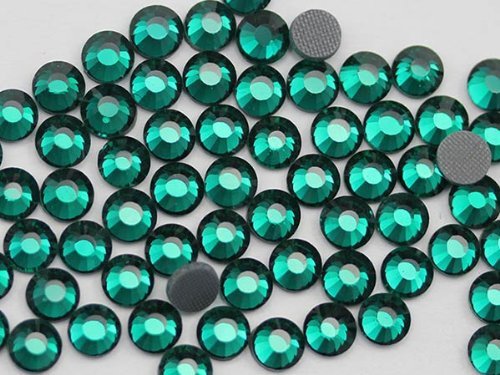 SS30 Emerald Y205 Hotfix Rhinestones (10 Gross) - 288 Pieces [Kitchen]
