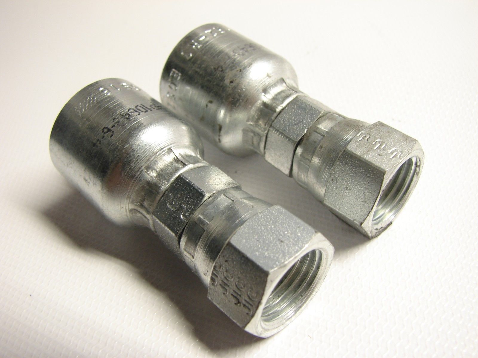 (2) New Parker 1064364 Female Swivel Adapters 3/8 JIC X 1/4 Hose