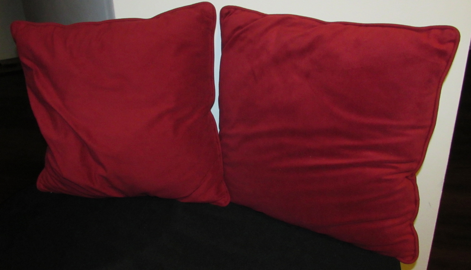 Red Velvet Throw Pillow - Set of 2 - Pillows