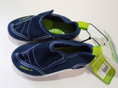boys size 6 water shoes