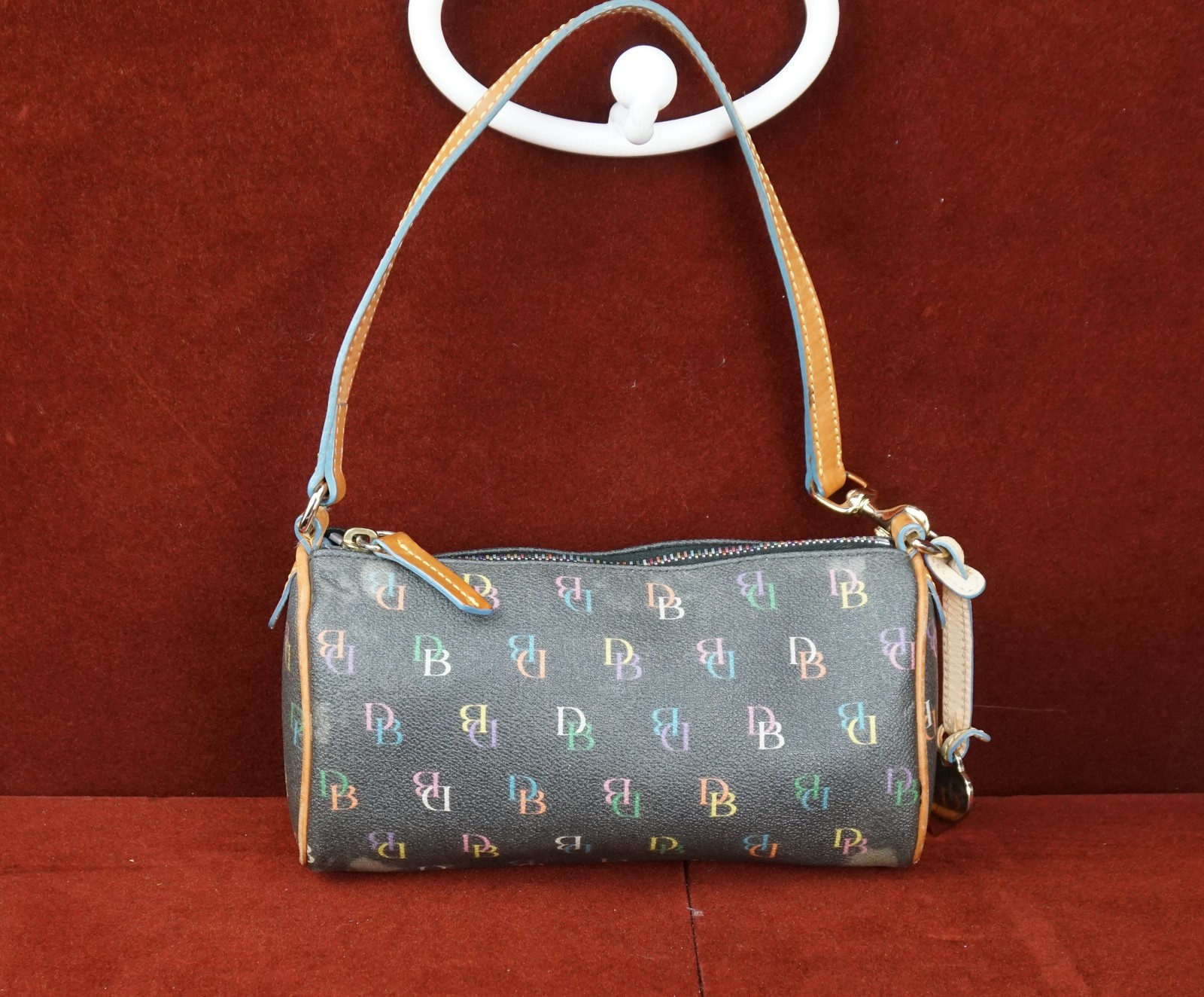 dooney and bourke baguette