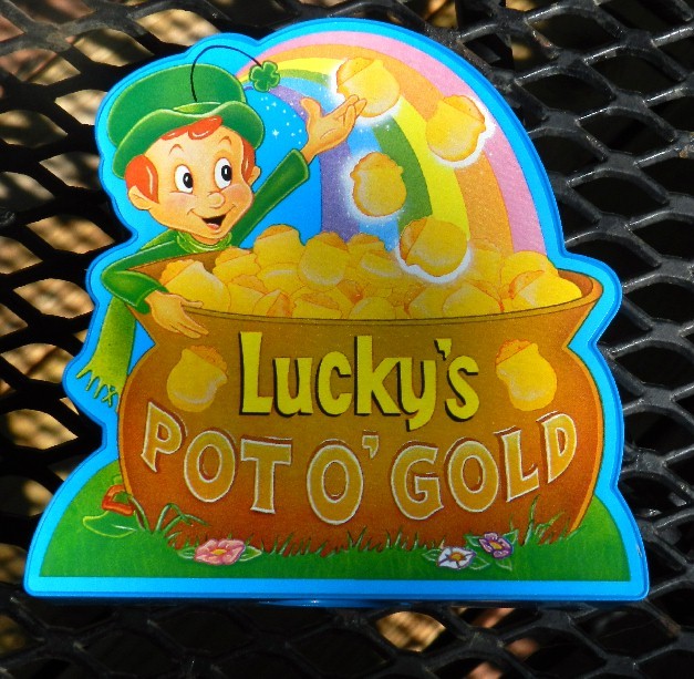 Vintage Lucky Charms Pot of Gold Plastic Bank dated 1995 General Mills