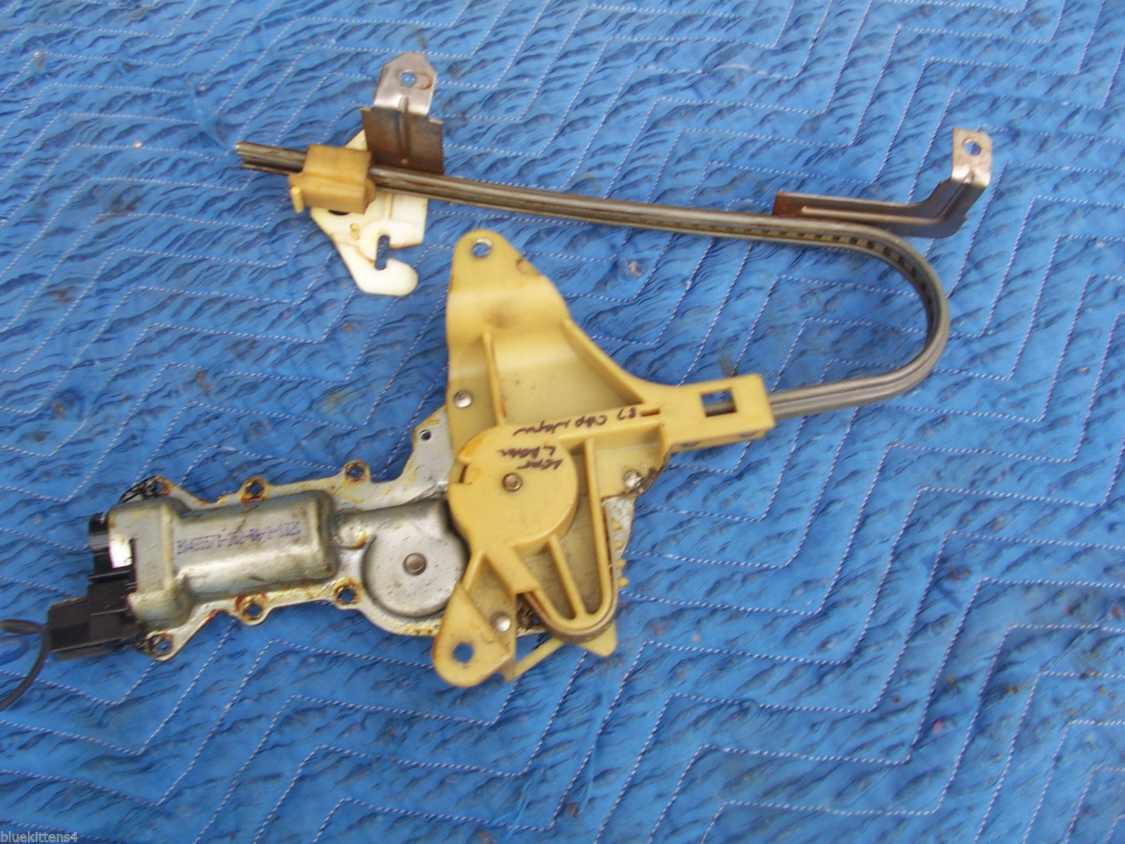 1987 CHEVY CAPRICE ESTATE WAGON LEFT REAR DOOR WINDOW MOTOR REGULATOR