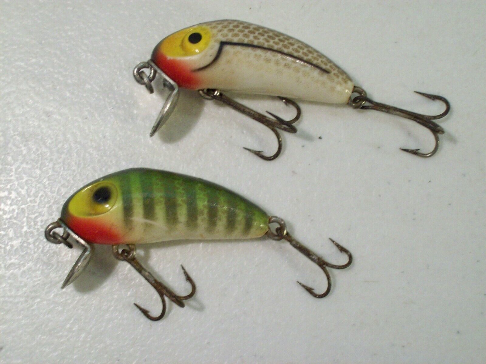 LOT OF 2 VINTAGE WRIGHT & MCGILL MIRACLE MINNOW 601 FISHING LURES (1