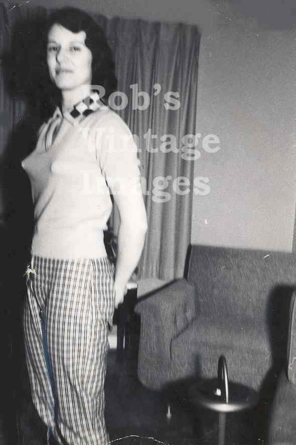 BULLET BRA MAMA  photo Retro 1940's 1950's Freaky Sweater Girl 8 X 10