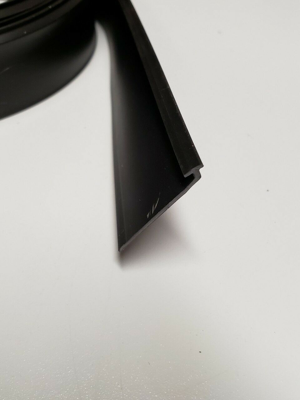 1" x 6ft Rear Door Single Leaf Tailgate Seal Truck Cap Camper Shell