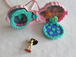 DISNEY Pocahontas w/Doll Vintage Once Upon a Time Locket Compact Pocket ... - $17.99