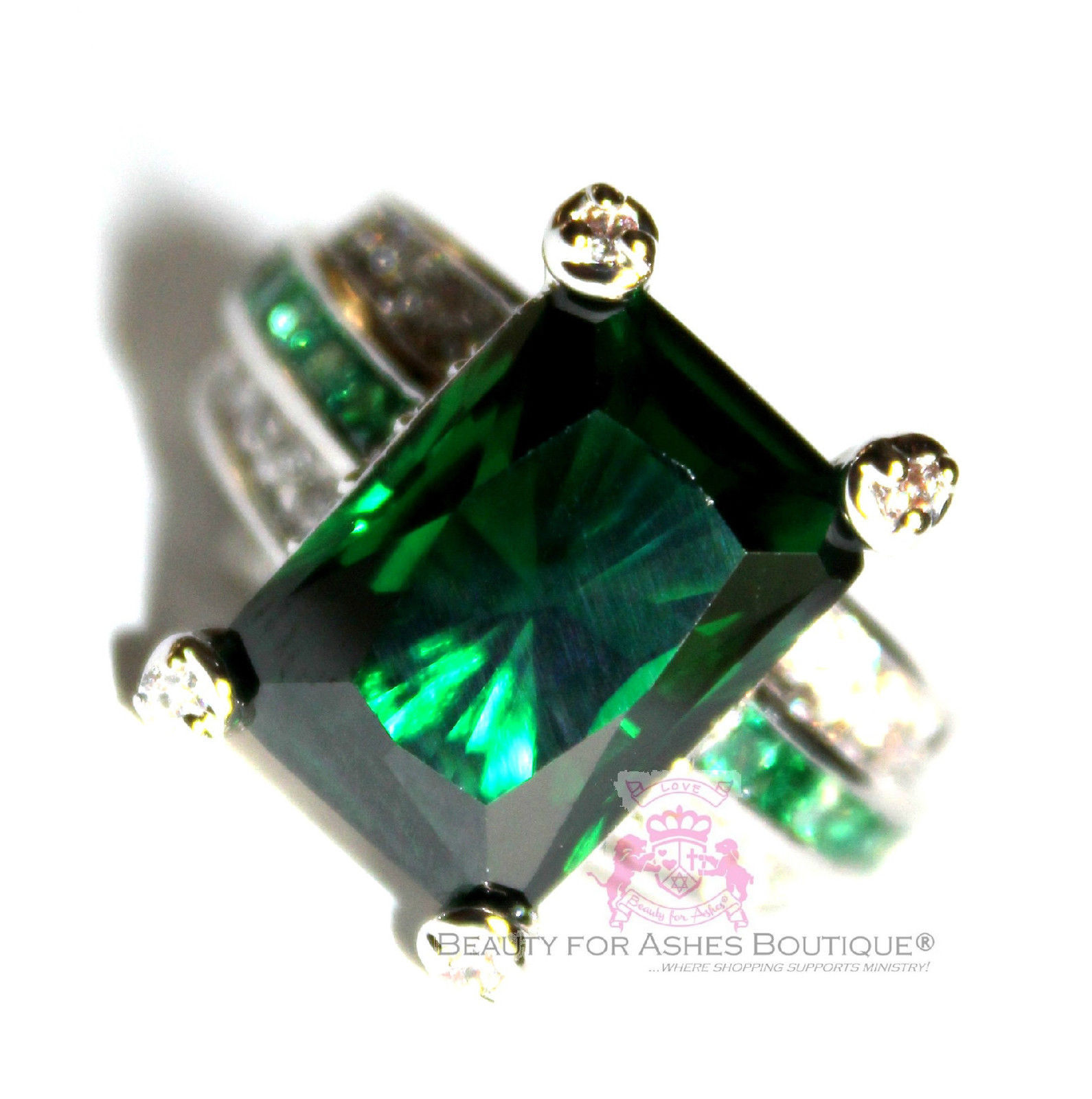 Primary image for Womens Ladies Emerald Green City Princess Cocktail Wedding Crystal Glitz Ring 7