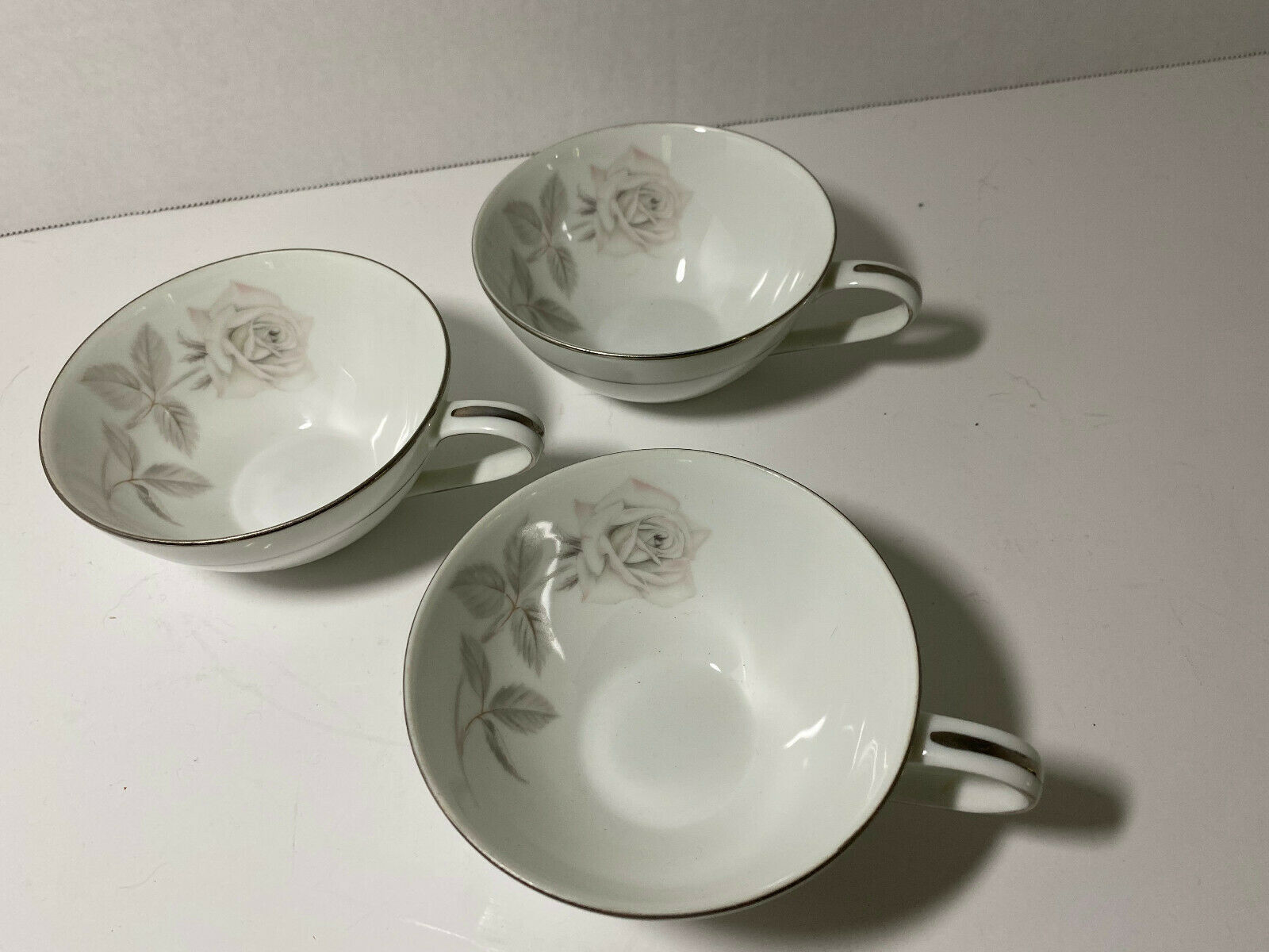 Noritake China Platinum Rim Floral Pattern Home Living Plates Vintage