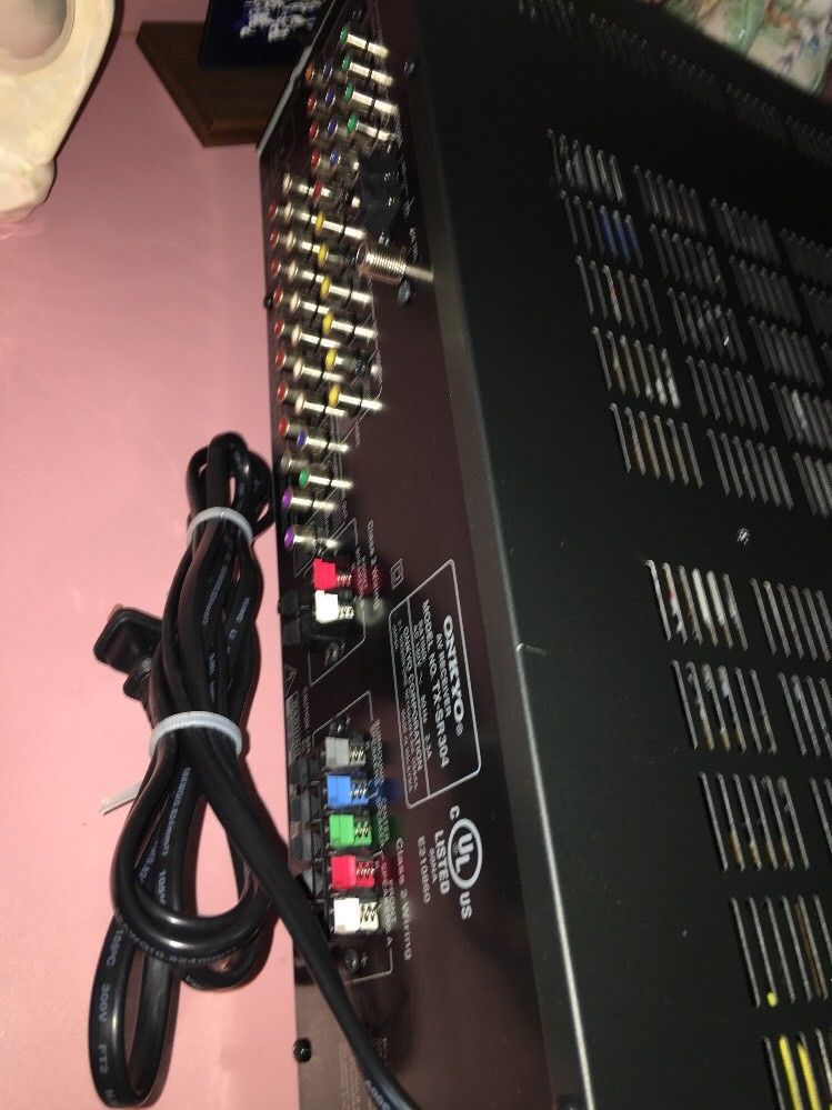 Onkyo TX-SR304 5.1 Channel Digital AM FM Home Theater Receiver. - Receivers