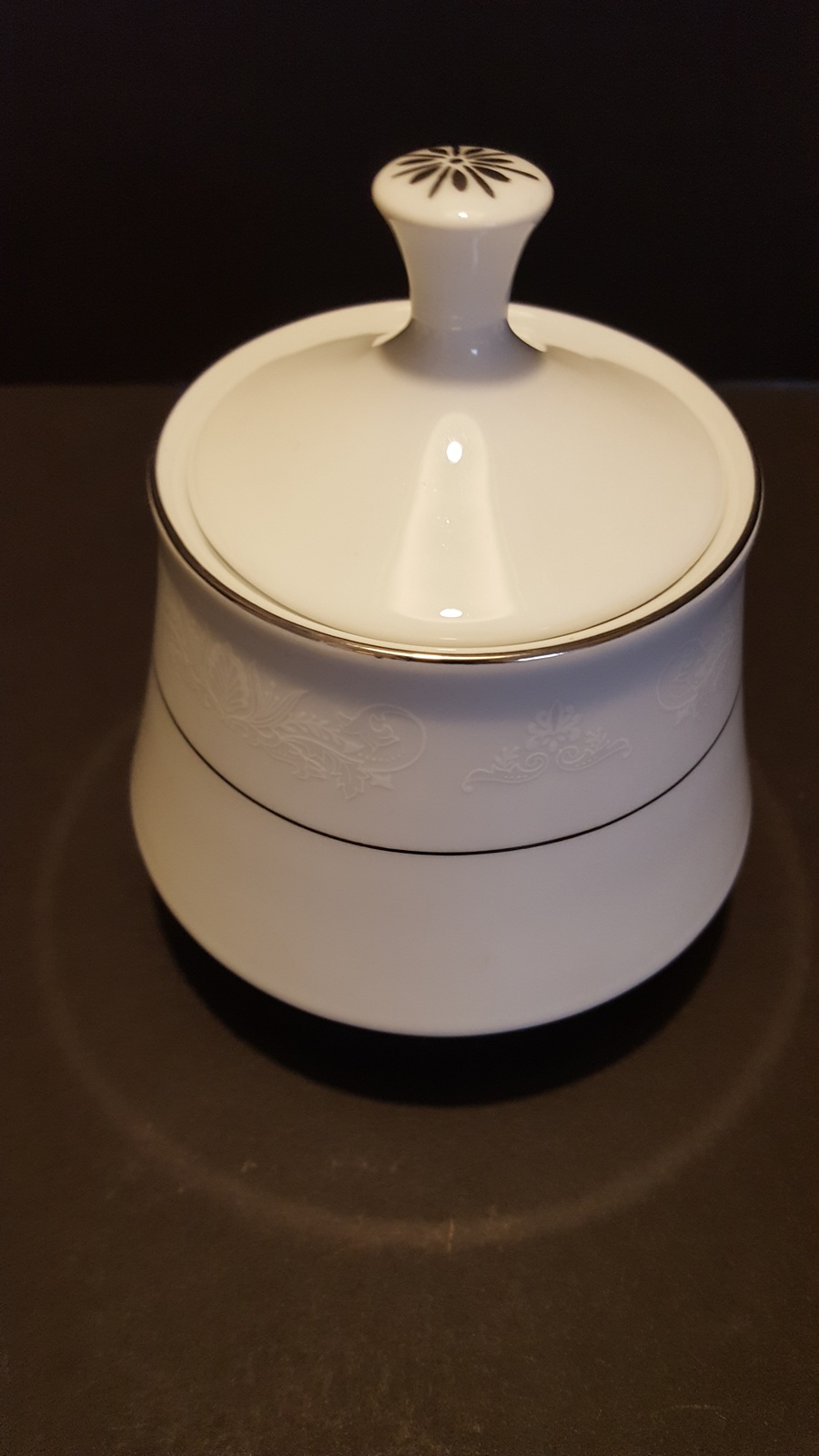 18 Piece Crown Ming Jian Shiang Royal Palm Fine China Pottery & Glass