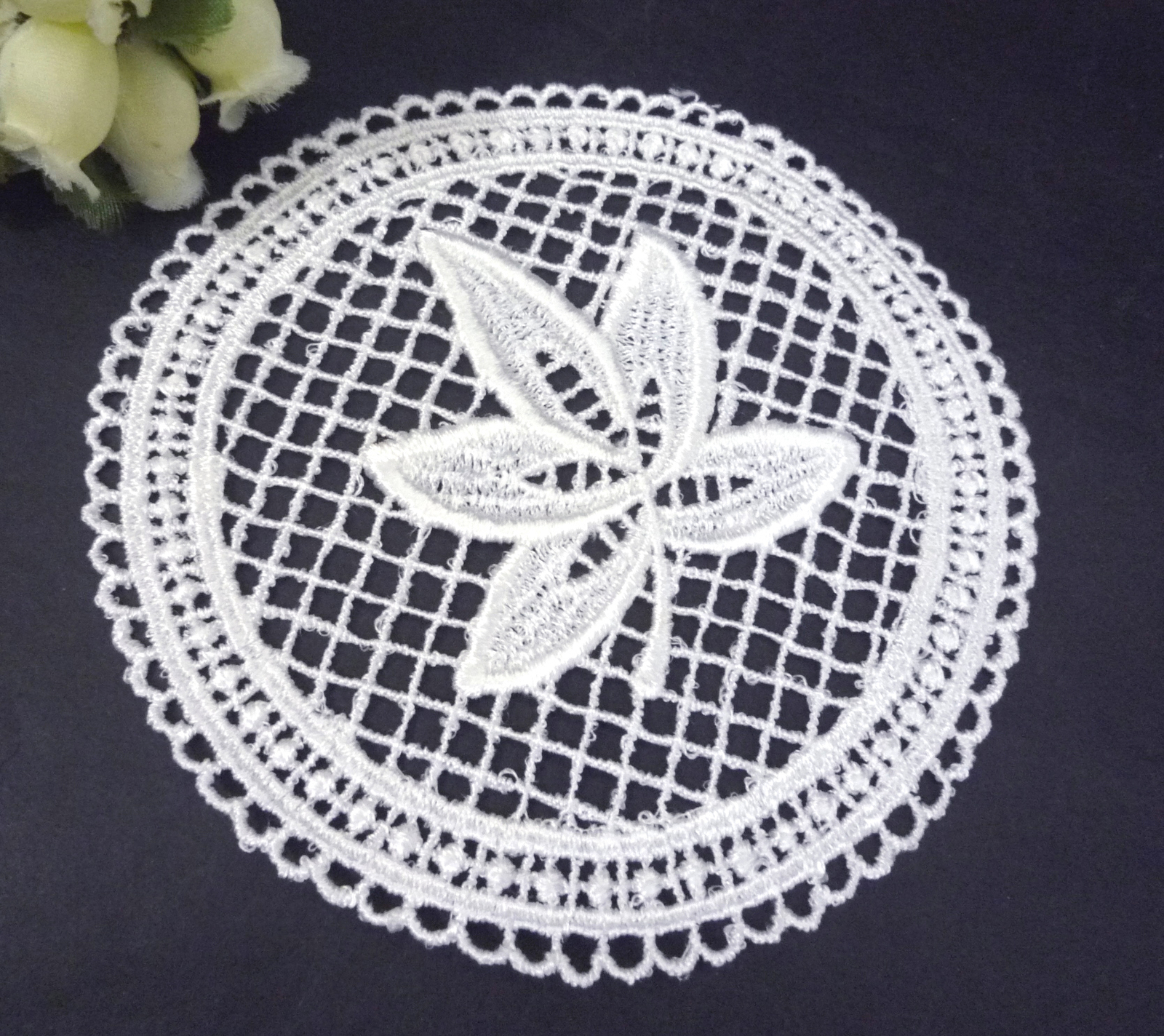 4-3/4/12cm wide - White Round Flower Crochet Lace Patch Appliques Motif A271