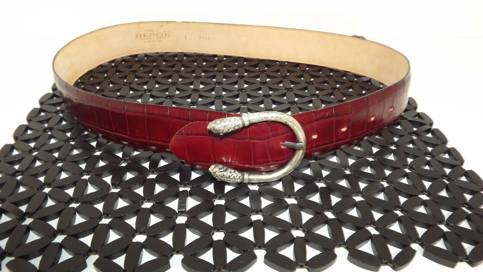 Gold & Green Embossed Geniune Leather Belt Size Small 31 Belt New