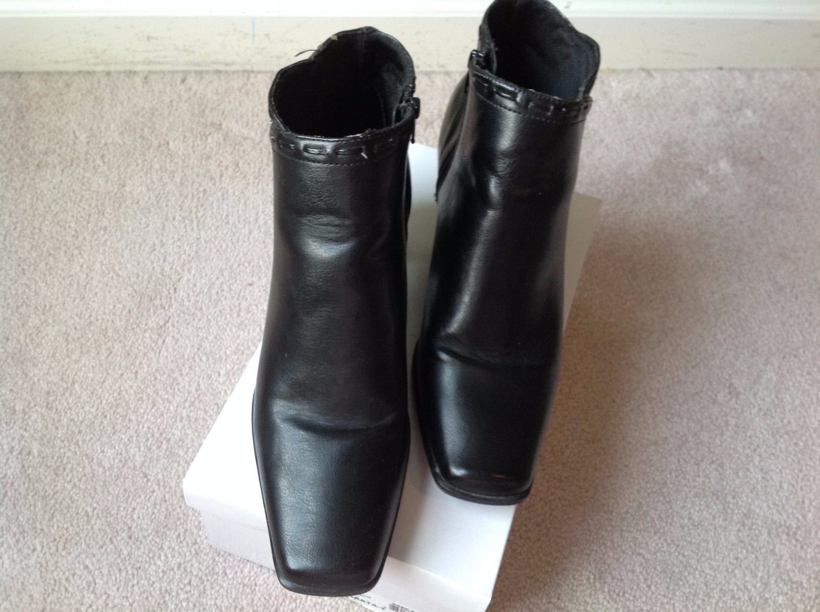 lifestride black ankle boots