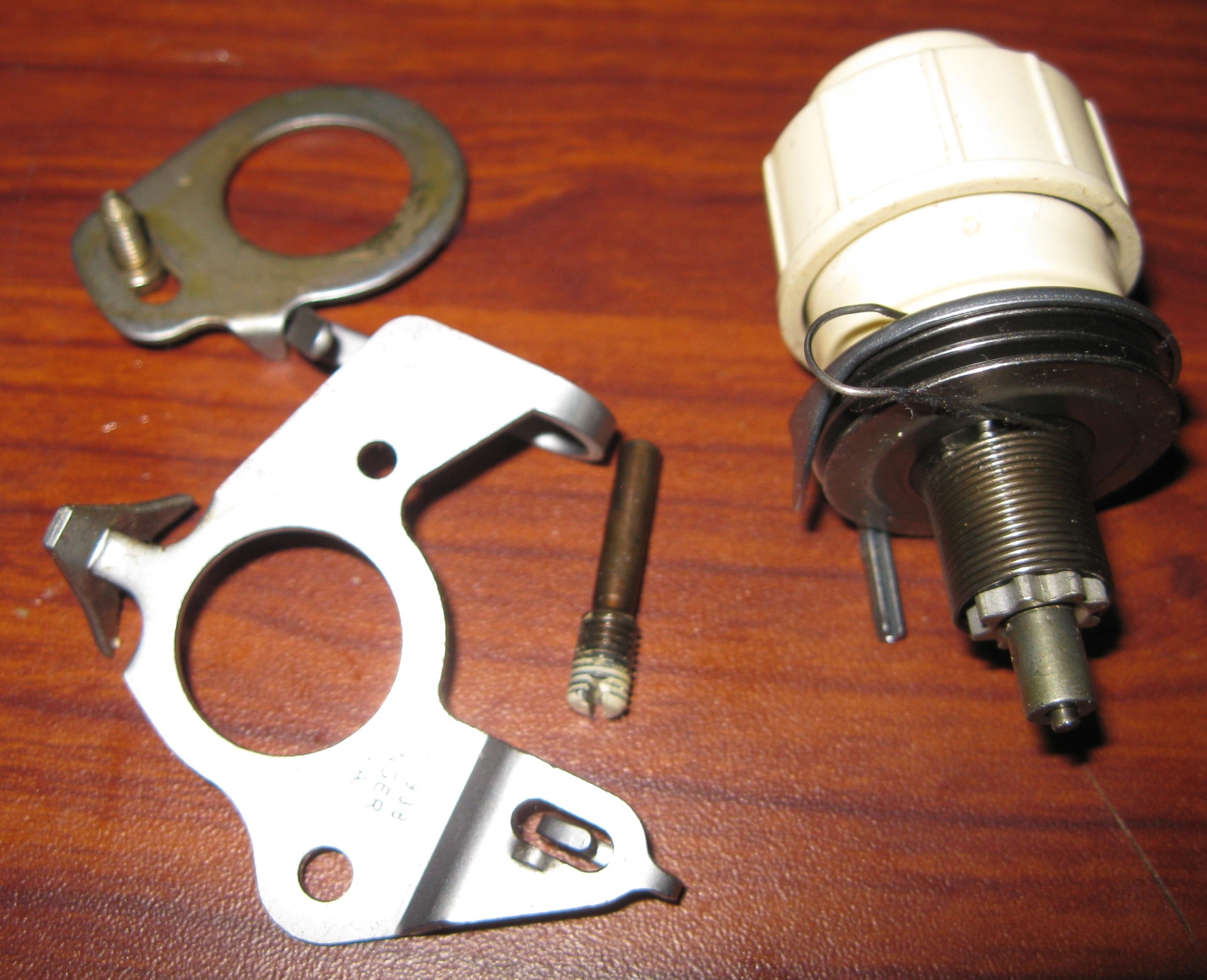 Singer Touch & Sew 648 Thread Tensioner Assembly Complete w Thread ...