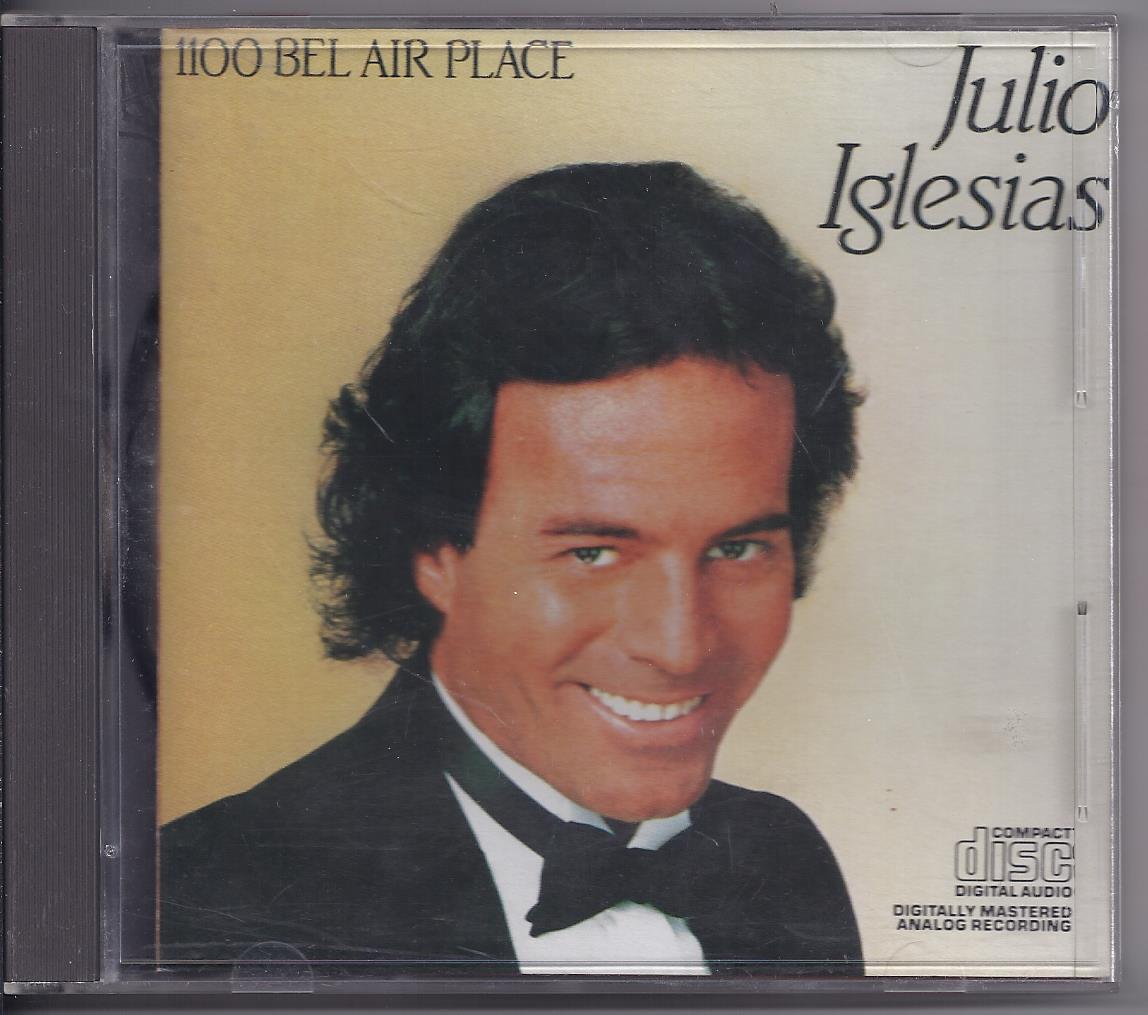 Хулио иглесиас натали. Хулио Иглесиас 1984. Хулио Иглесиас 1998. Julio Iglesias пластинка. Хулио Иглесиас Ностальжи.