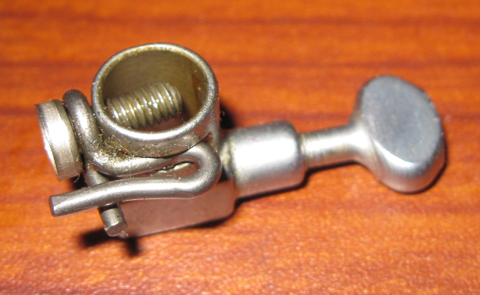 Singer Touch Sew Needle Clamp 163123 W Thread Guide Screws Onto 