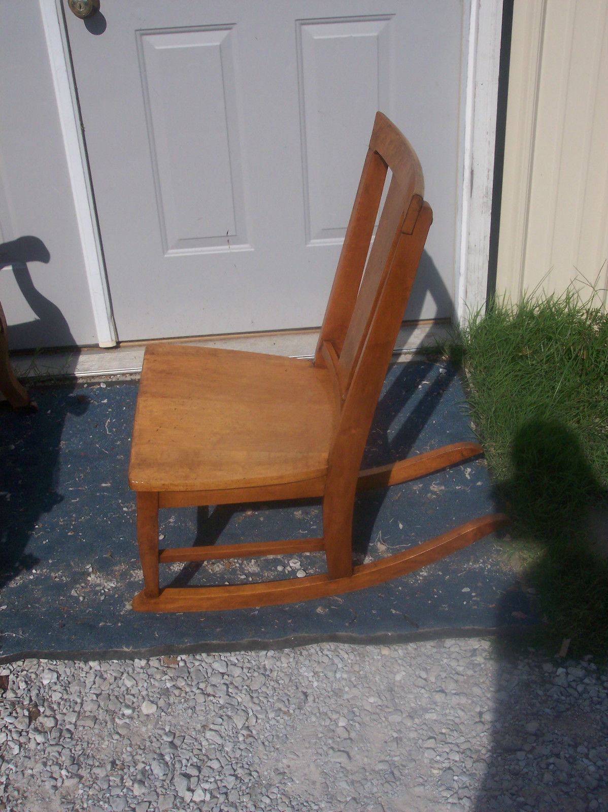 Solid Birdseye Maple Sewing Rocker / Rocking Chair (R109) Post1950