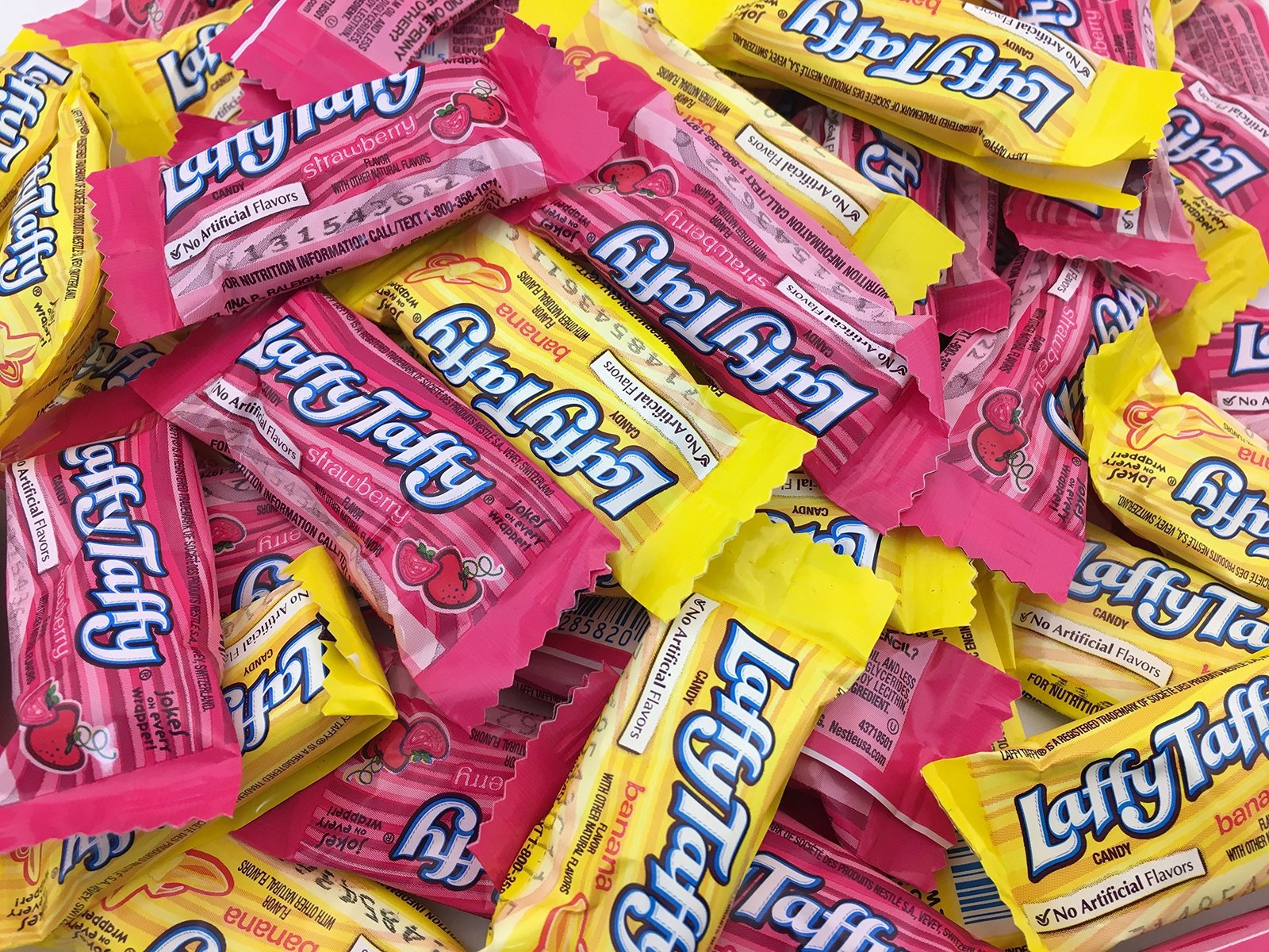 Laffy Taffy Strawberry Banana Candy Mix, Fun Size (Pack of 2 Pound
