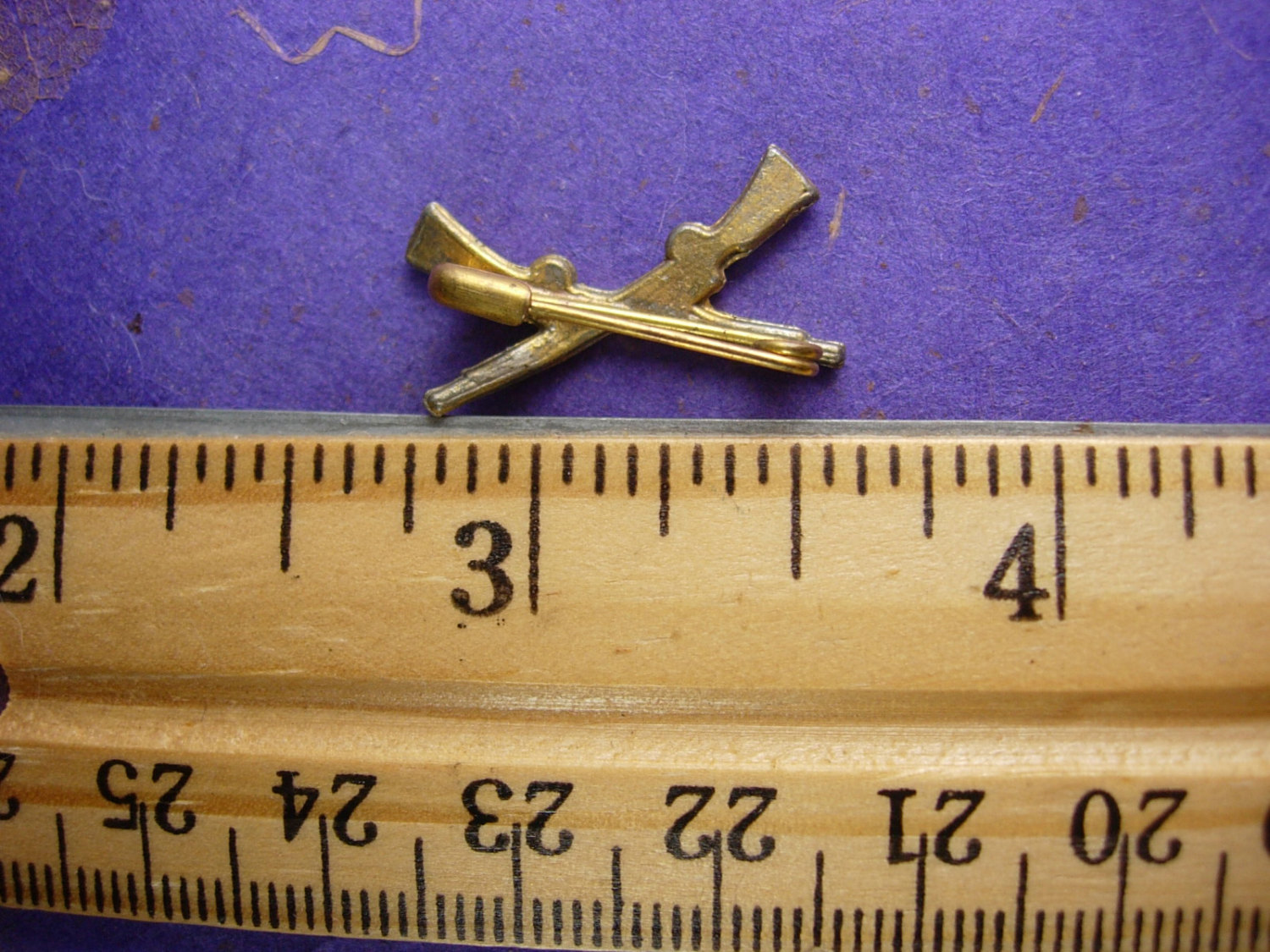 Vintage Military Crossed Rifle Pin Brass Brooch Gent Jewelry Army