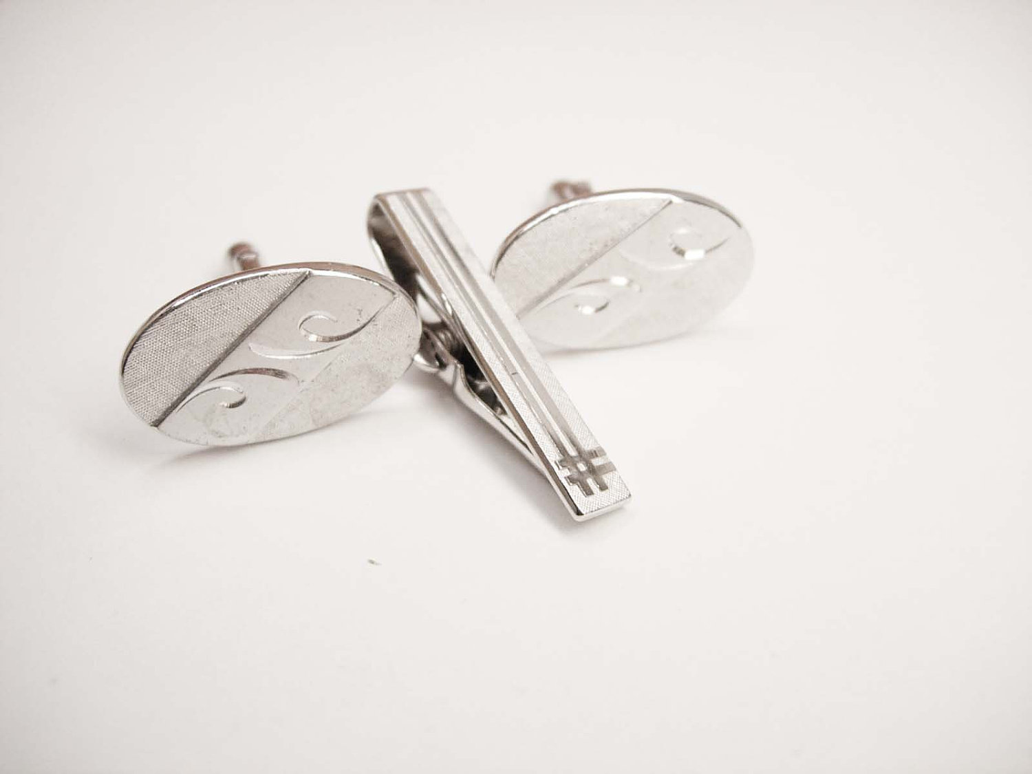 Swank Fancy Engraved Cufflinks Vintage Tie Clip Silvertone Wedding
