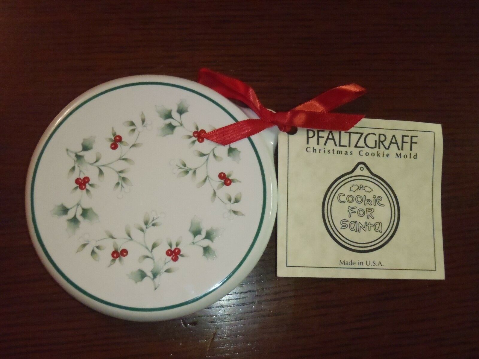 Large Pfaltzgraff Jamberry Sage Green Leaf Plate Embossed Pottery