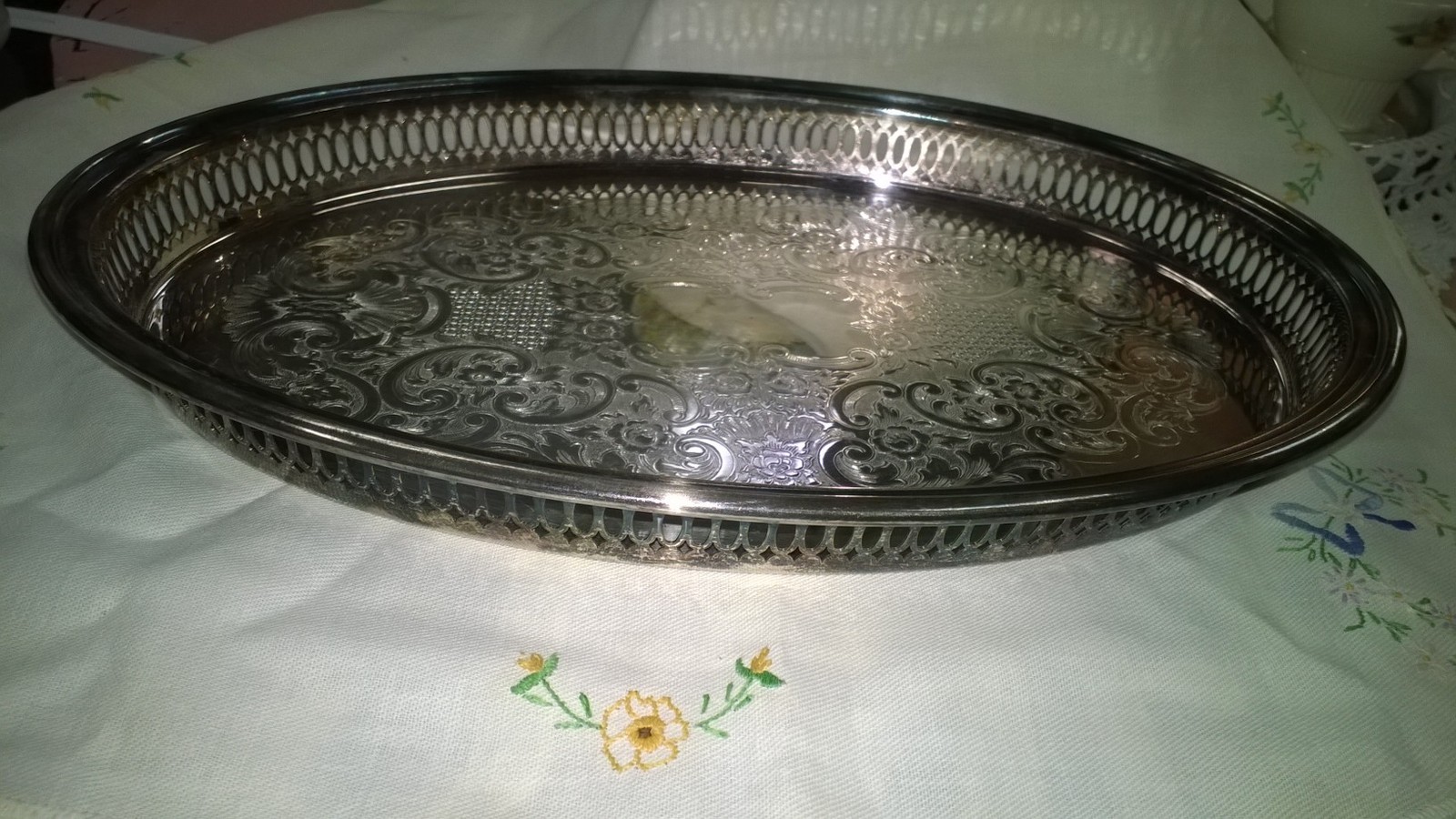 Leonard Silverplated Oval Tray with Glass Divided Relish Insert