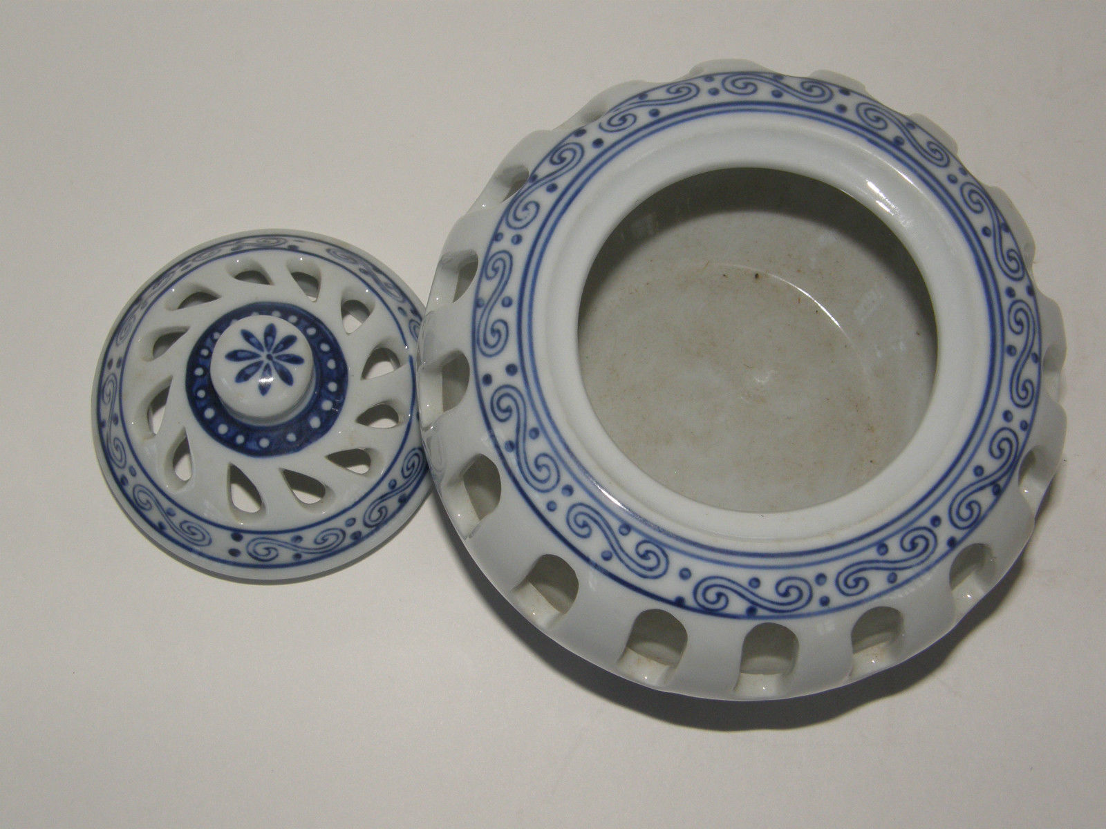 CERAMIC LID POT POTPOURRI BOWL WITH FLORAL DESIGNS Potpourri