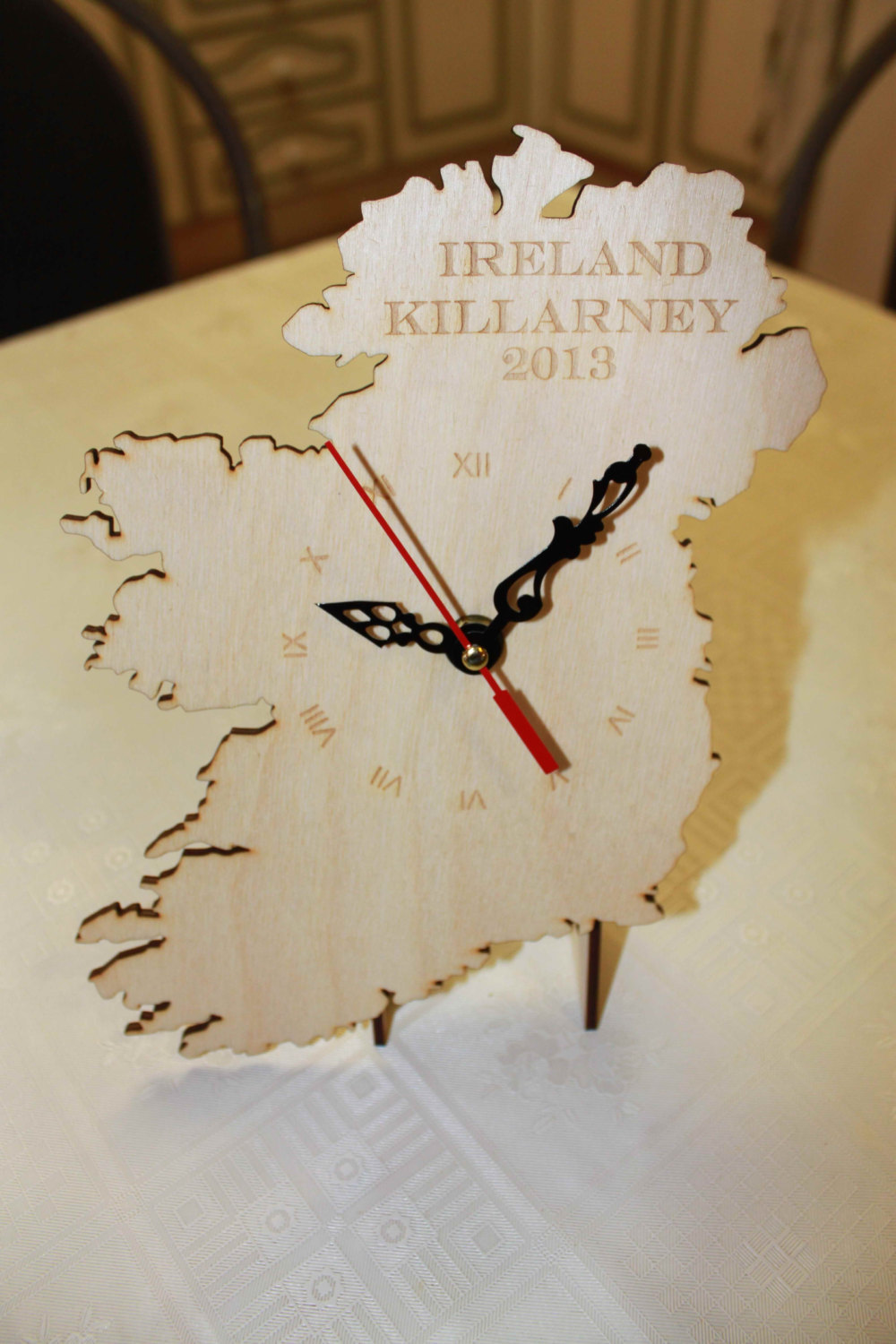 UNIQUE BESPOKE IRELAND SHAPE CLOCK IRISH MAP WOODEN COUNTRY CLOCK