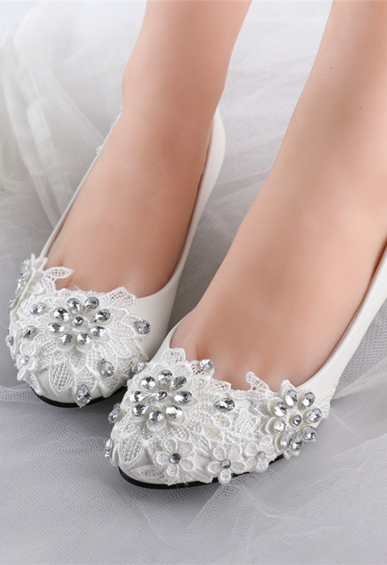 Cutest Flat Wedding Shoes For The Love Of Comfort And Style Modwedding Wedding Shoes Flats Wedding Shoes Bridal Shoes